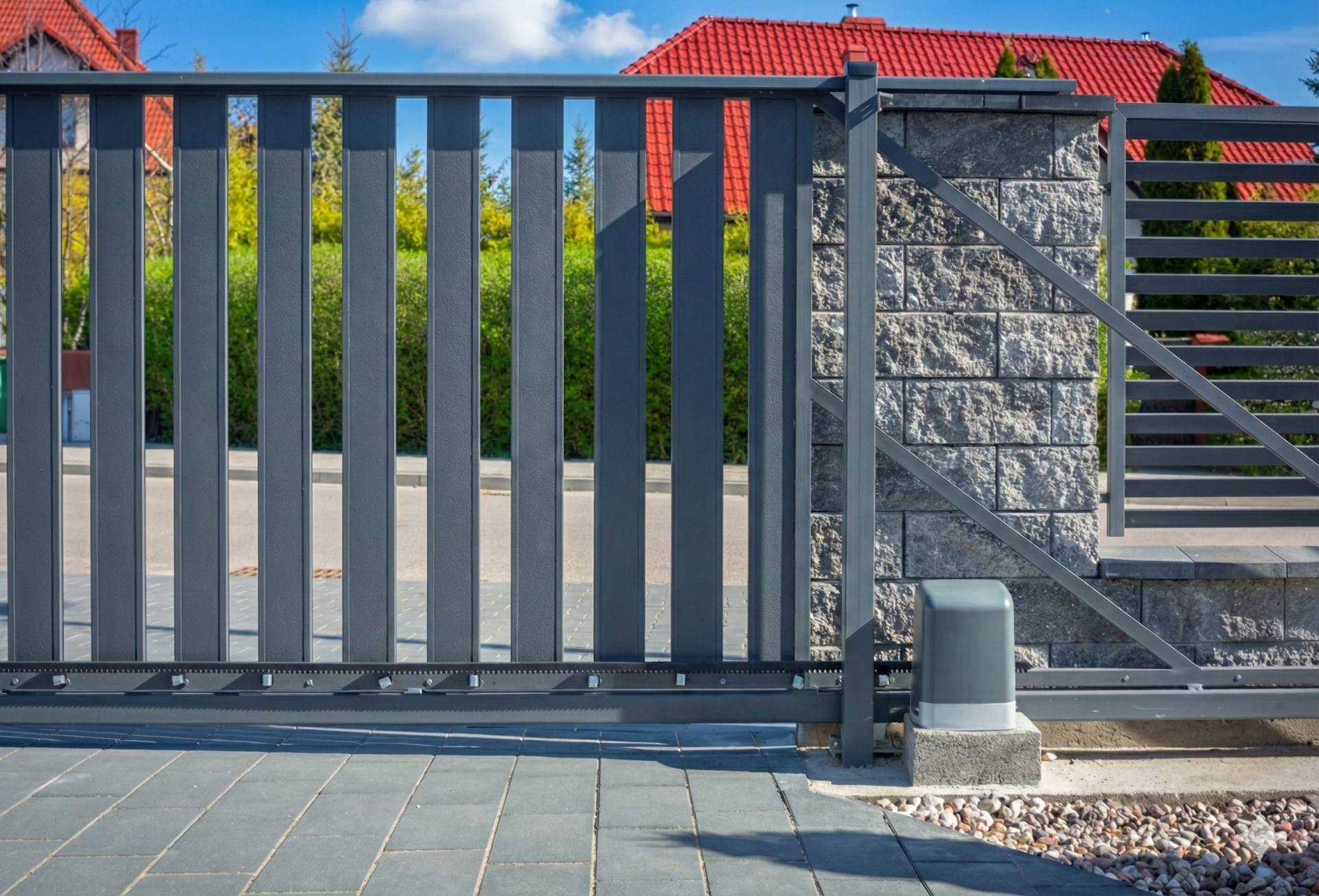 Mantenimiento de puertas de garaje automáticas en comunidades